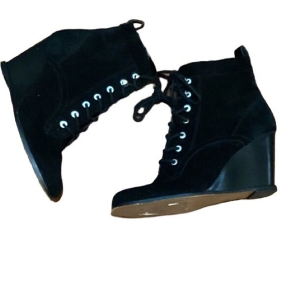 BCBGeneration Wiley Suede Lace Up Wedge Ankle Boot Bootie Black 7 - Picture 2 of 10